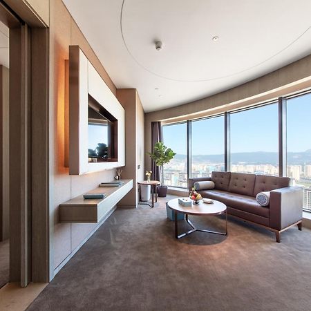 Kunming Huiyue Wyndham Hotel מראה חיצוני תמונה