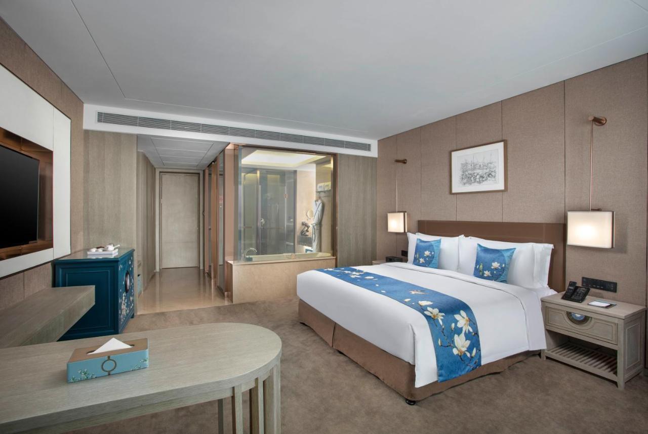 Kunming Huiyue Wyndham Hotel מראה חיצוני תמונה