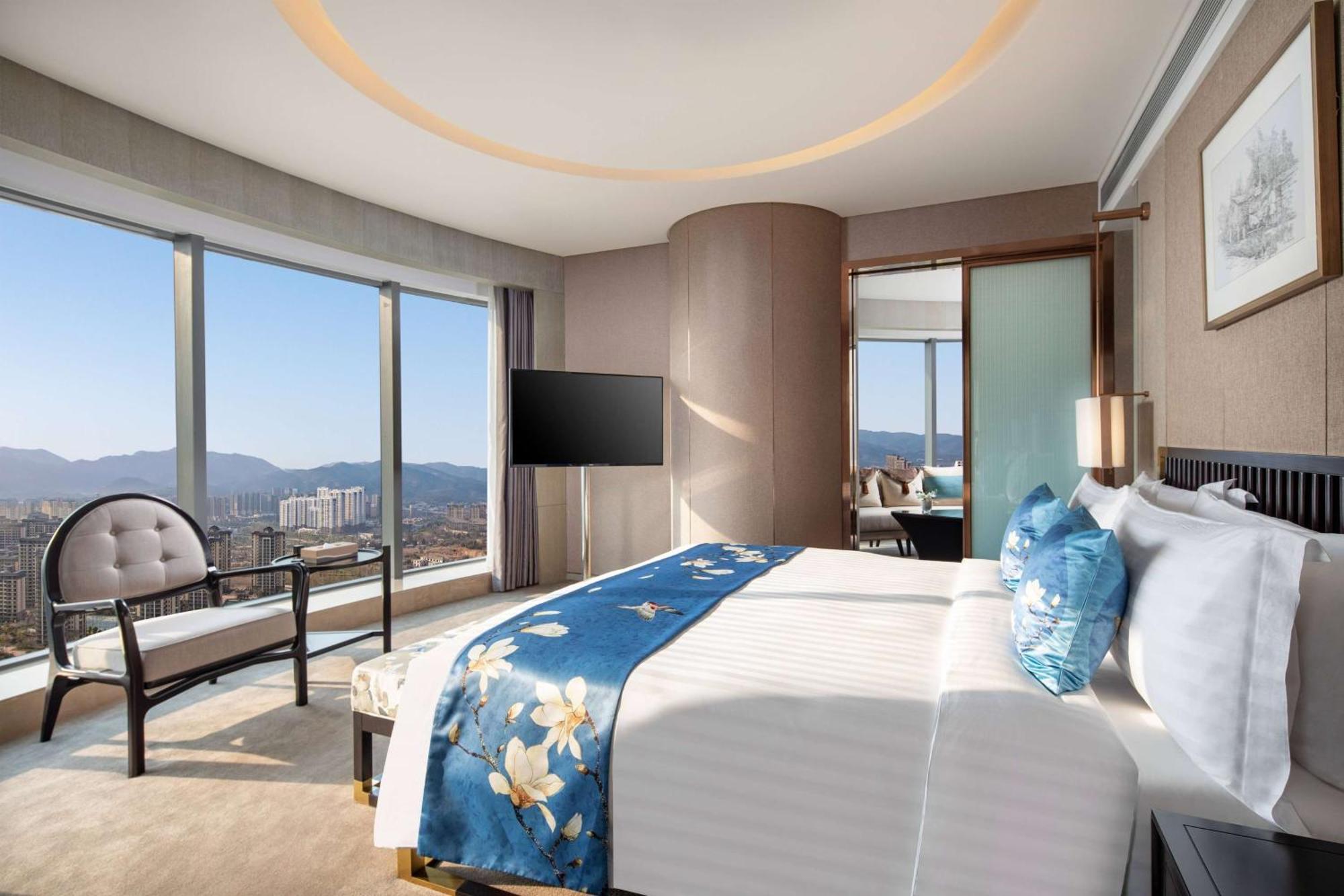 Kunming Huiyue Wyndham Hotel מראה חיצוני תמונה