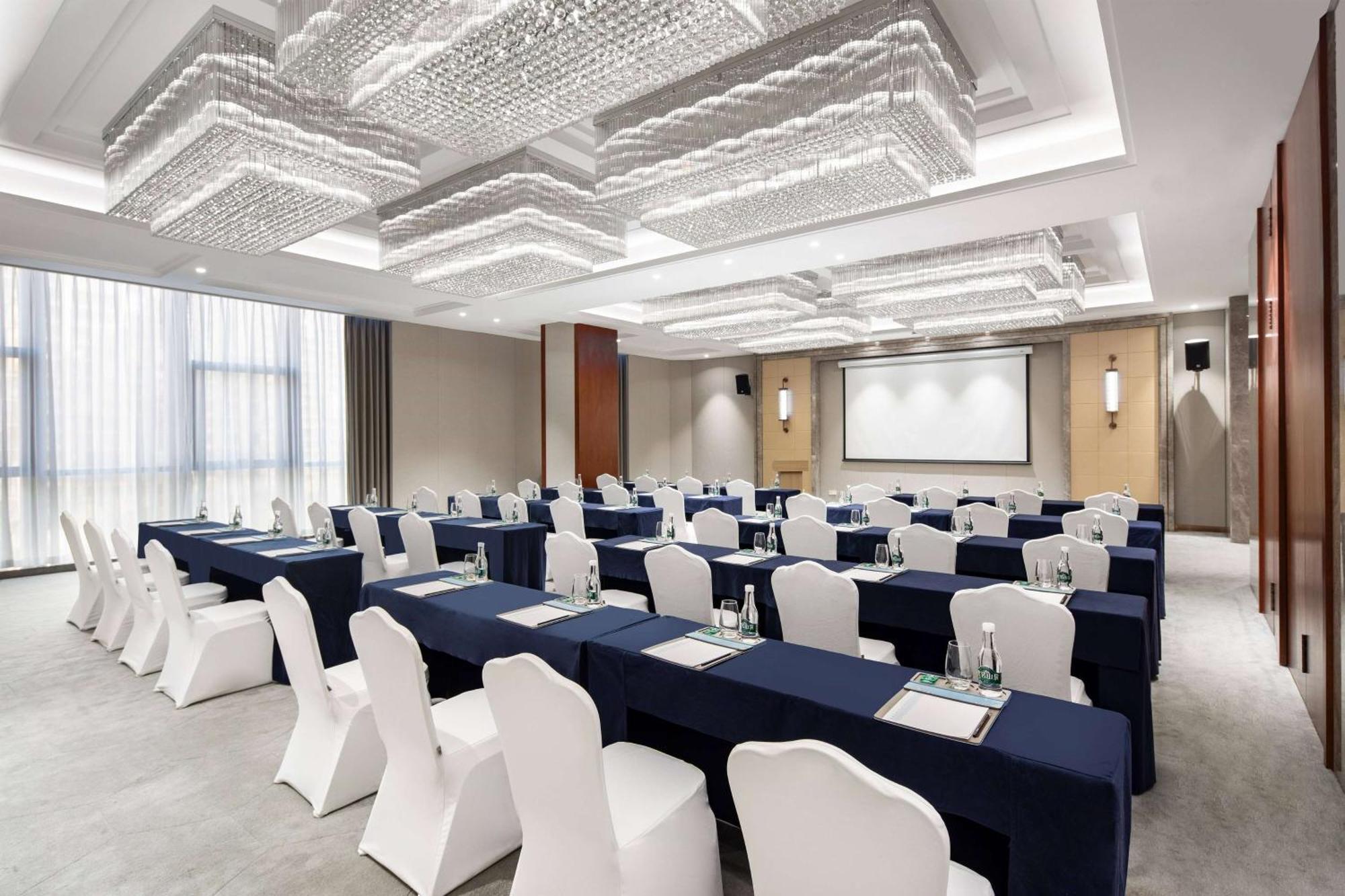 Kunming Huiyue Wyndham Hotel מראה חיצוני תמונה