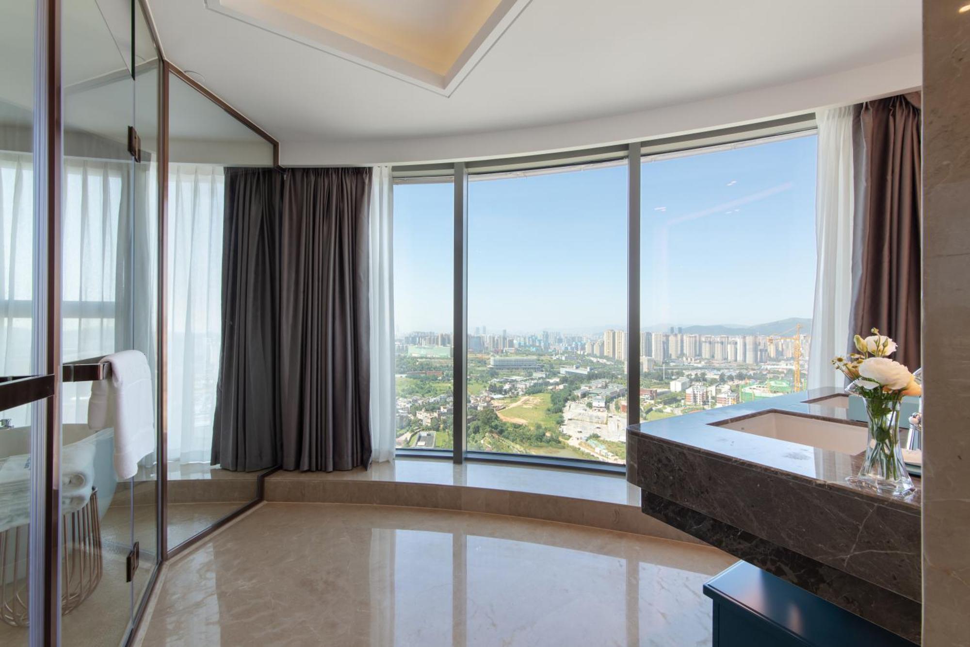 Kunming Huiyue Wyndham Hotel מראה חיצוני תמונה