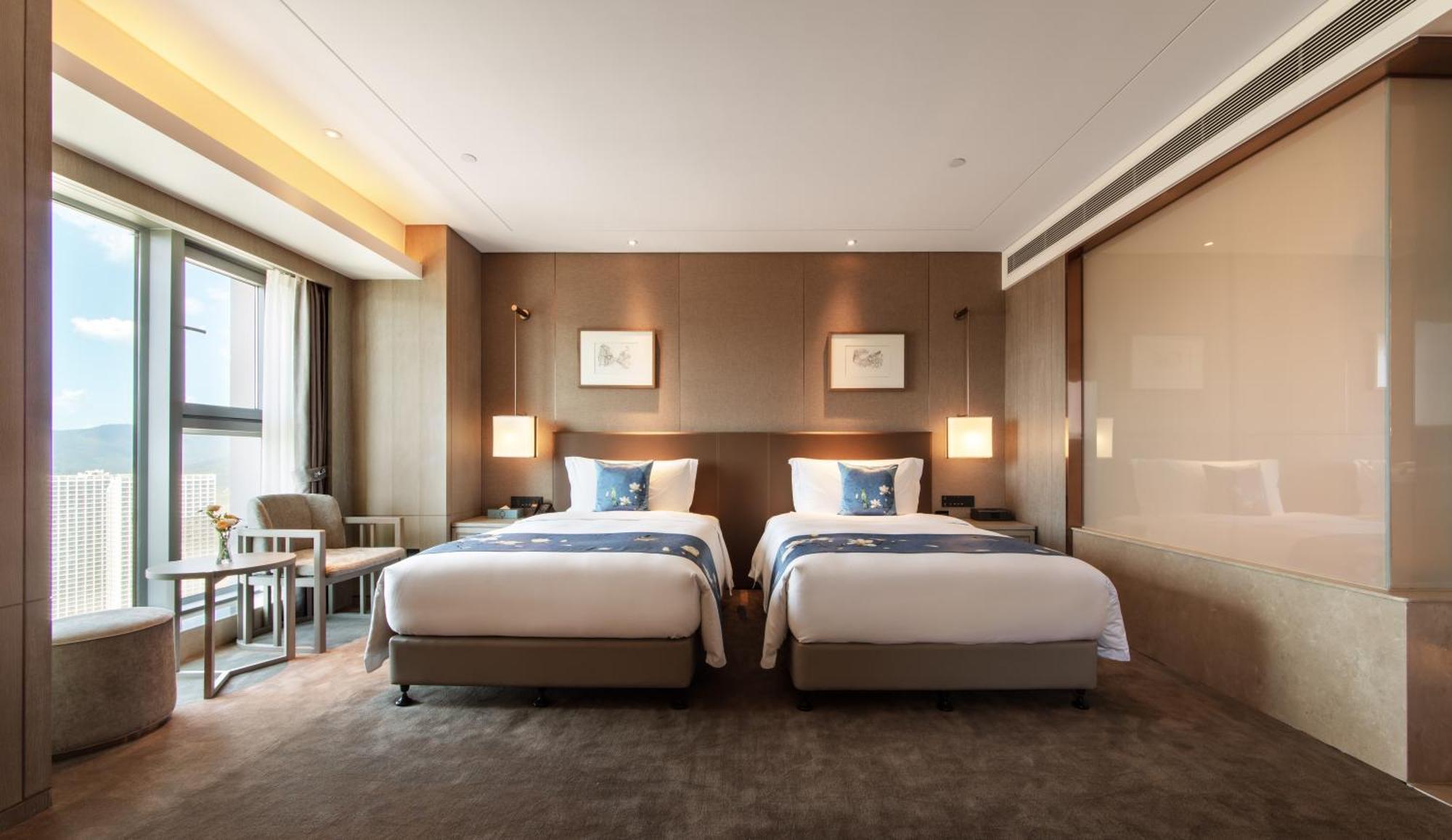 Kunming Huiyue Wyndham Hotel מראה חיצוני תמונה