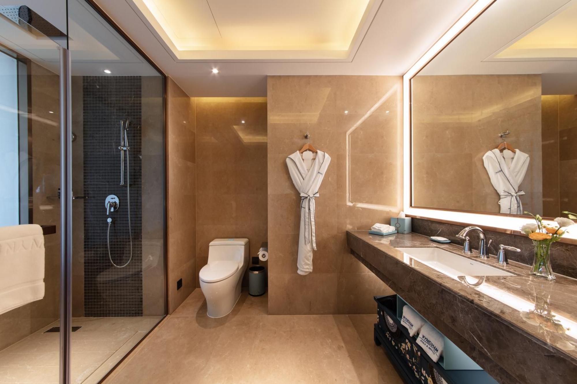 Kunming Huiyue Wyndham Hotel מראה חיצוני תמונה