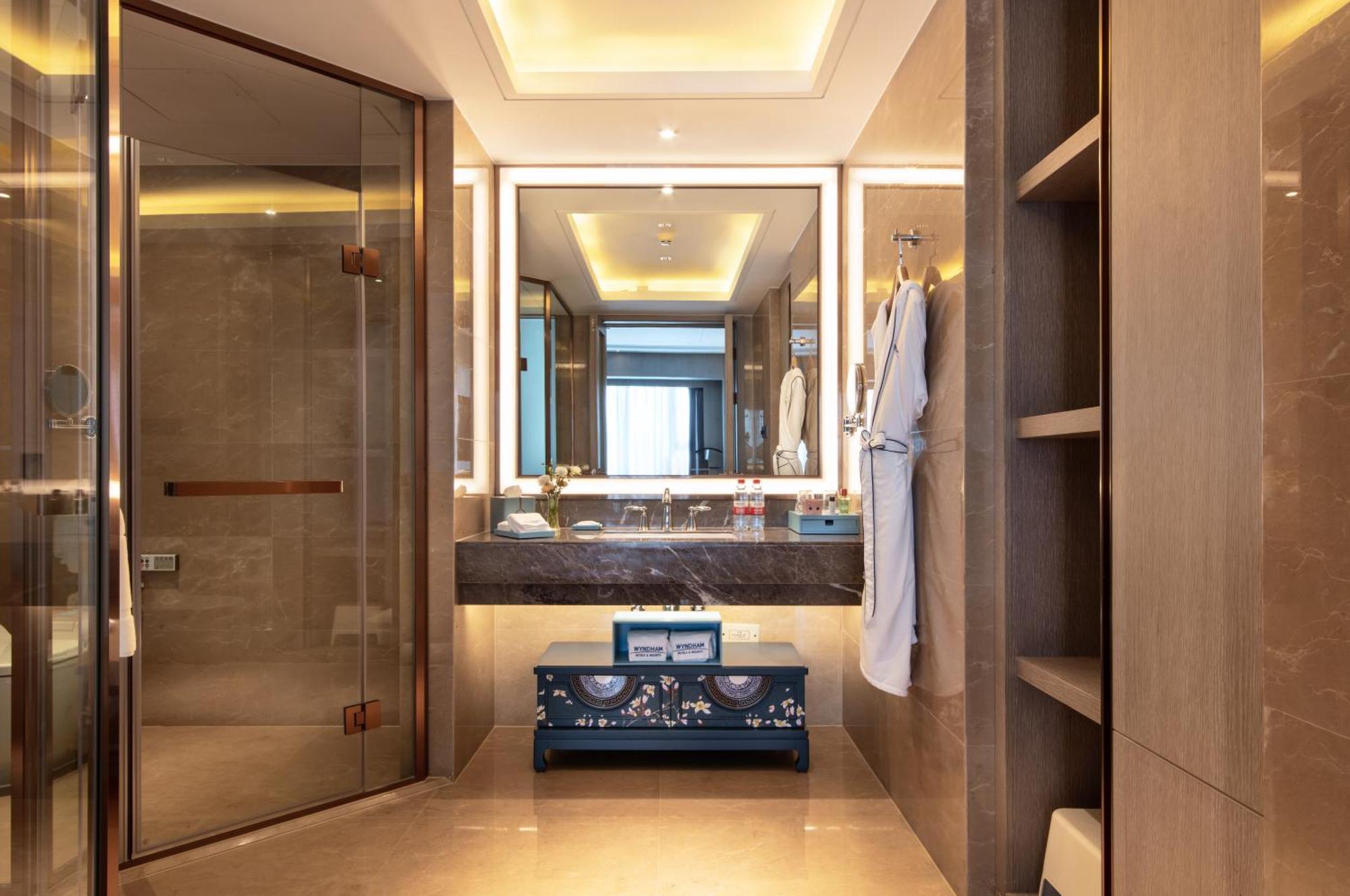 Kunming Huiyue Wyndham Hotel מראה חיצוני תמונה