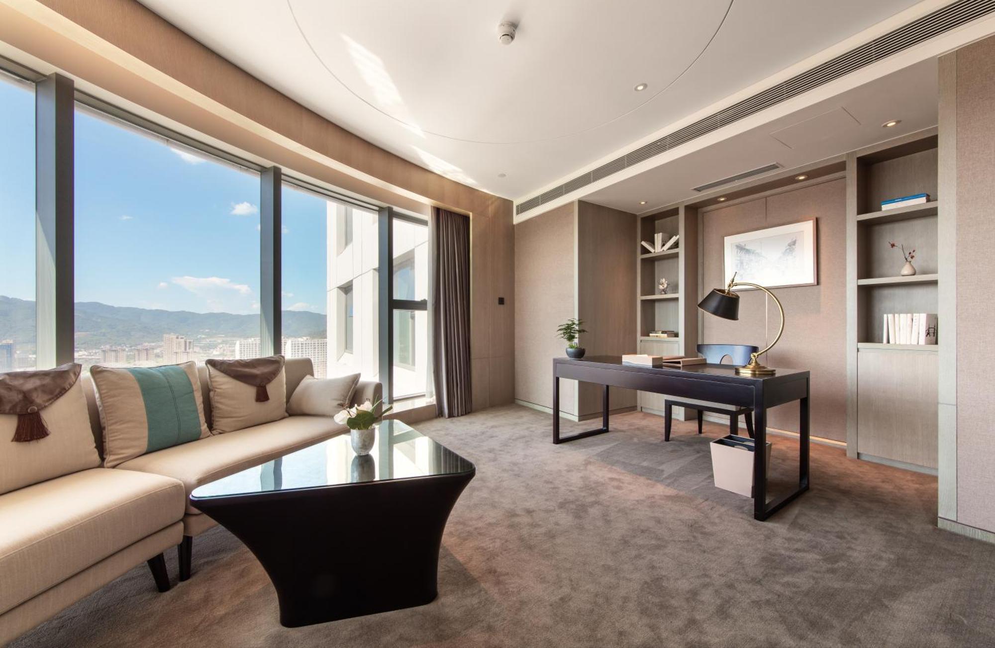 Kunming Huiyue Wyndham Hotel מראה חיצוני תמונה