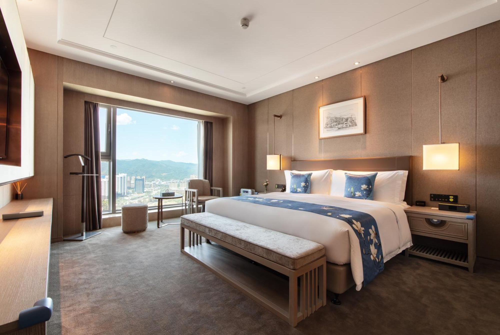 Kunming Huiyue Wyndham Hotel מראה חיצוני תמונה